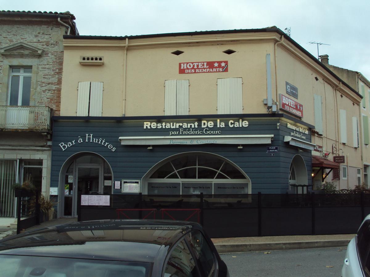 Hotel Des Remparts Villeneuve-sur-Lot Exterior photo